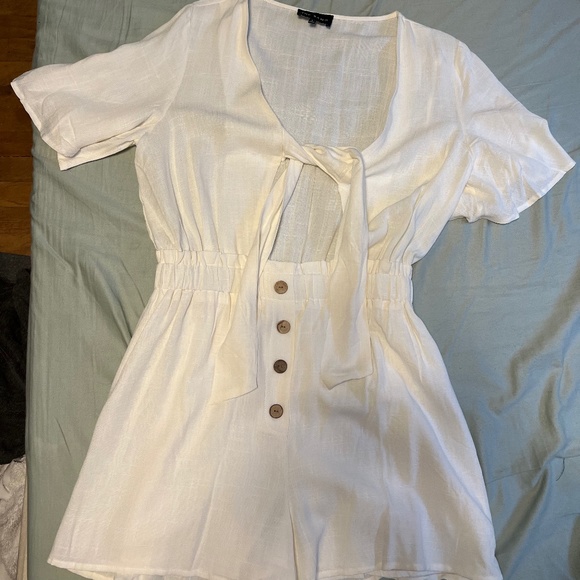 Off White Romper - Picture 1 of 2